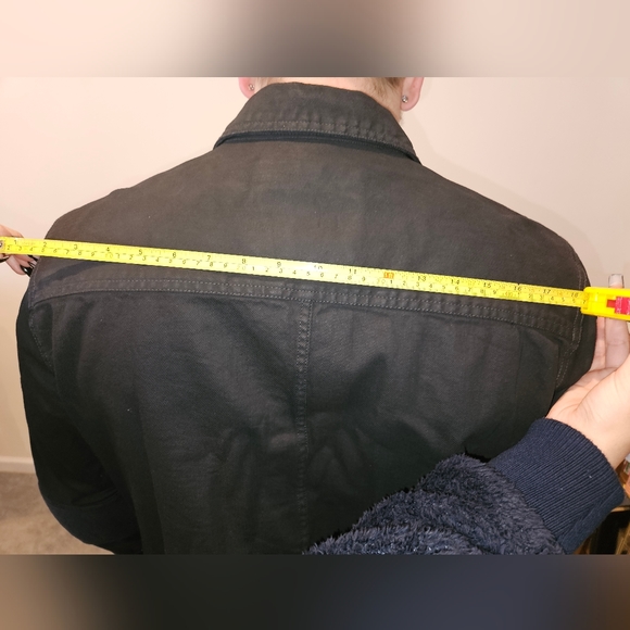 Madison Supply long-sleeved, button-snap shirt in dark gray - Picture 5 of 7